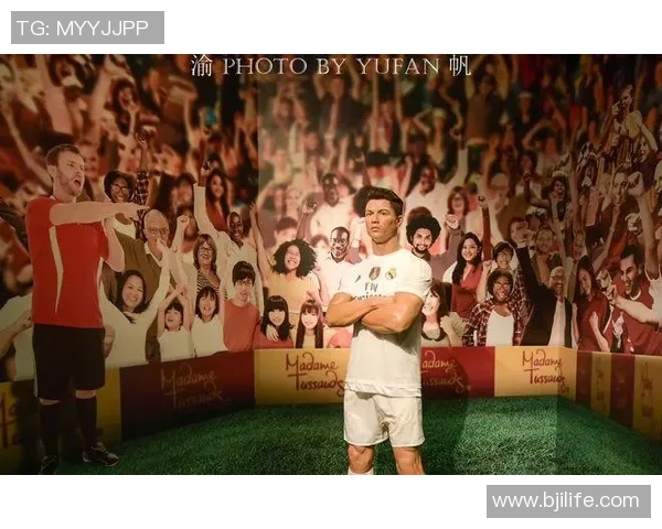 全球足球明星蜡像馆揭秘球场传奇人物的真实面貌与背后故事