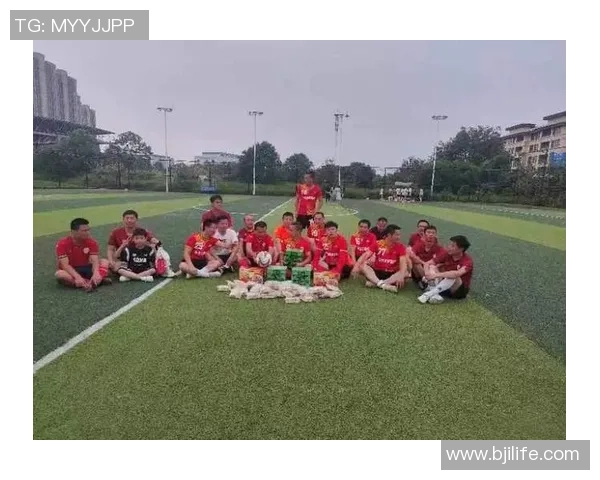 五人场足球明星的崛起与挑战探讨运动精神与团队合作的重要性